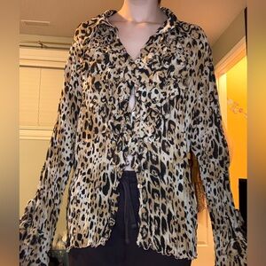 Kaelyn max Leopard Print Women's Top size small